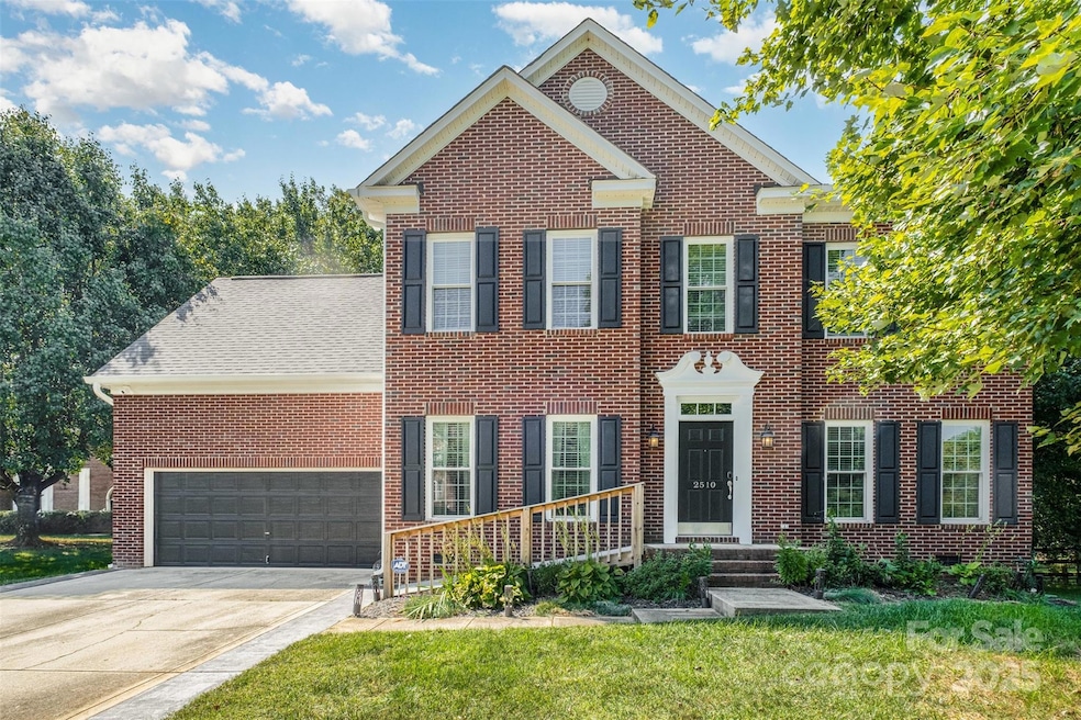 Under Contract $500,000 • Co-Listing Agent