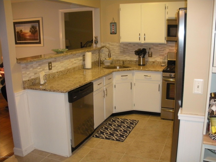 813 Schley Ave unit First Floor Unit, Toms River, NJ 08755 - photo 1