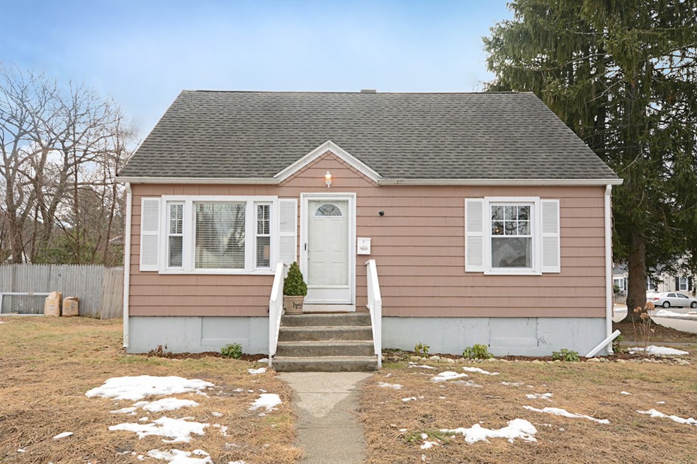 9 Kay St, Worcester, MA 01602 - photo 1