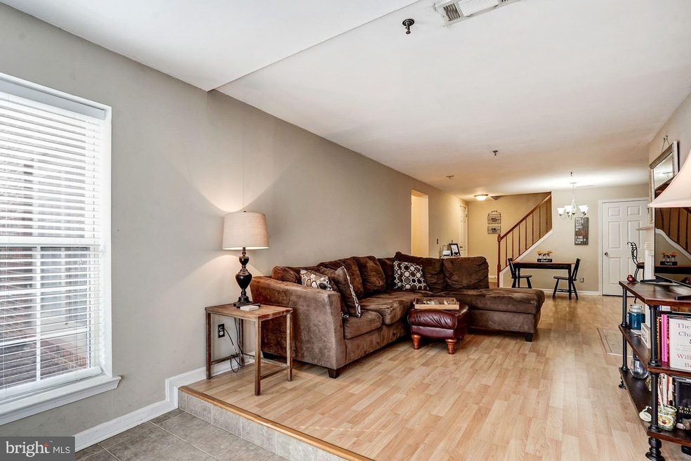 Quaker Hill Community unit 8, Alexandria, VA 22314 - photo 1