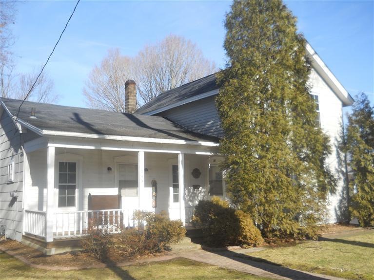 711 E Green St, Marshall, MI 49068 - photo 1