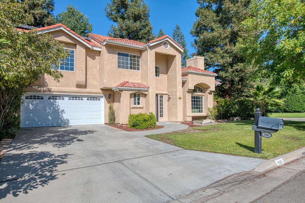 298 E Lindbrook Ln, Fresno, CA 93720 - photo 1
