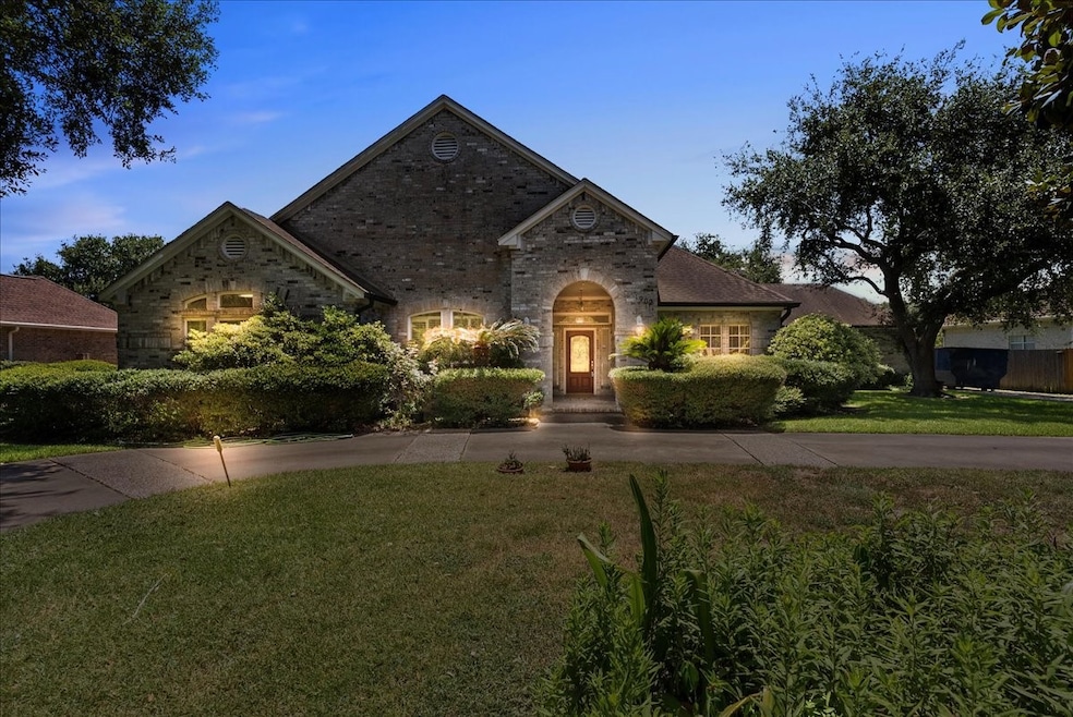 For Sale $549,999 • Co-Listing Agent