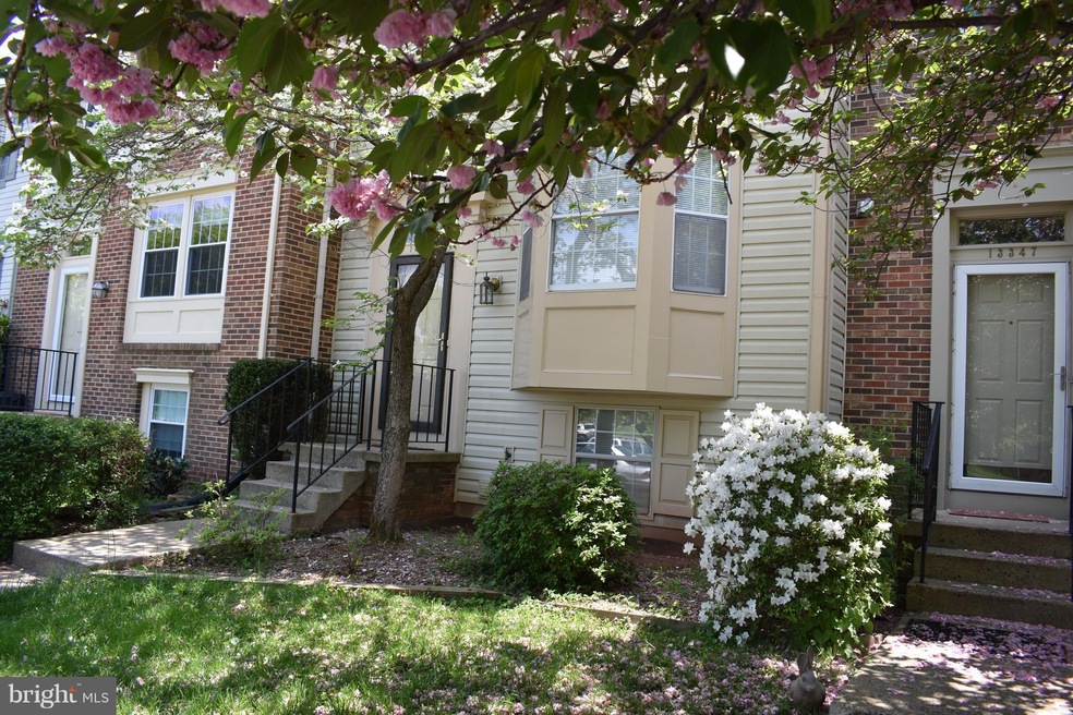 13345 Burkitts Rd, Fairfax, VA 22033 - photo 1