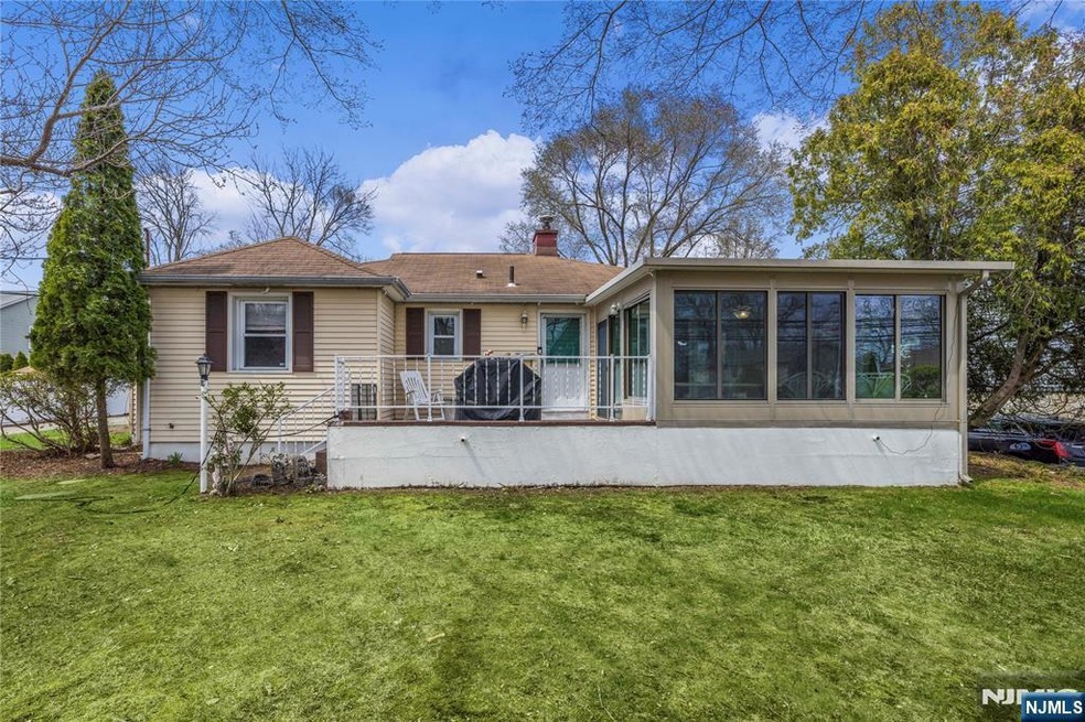 427 Tappan Rd, Northvale, NJ 07647 - photo 1