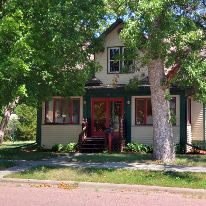 1120 S Duff St, Mitchell, SD 57301 - photo 1