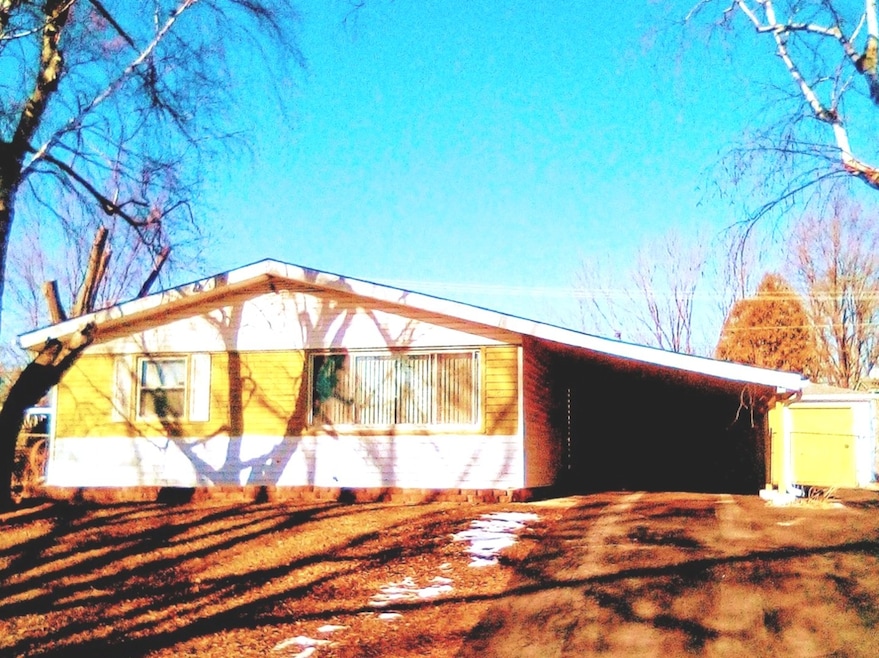 106 Pueblo Rd, Carpentersville, IL 60110 - photo 1