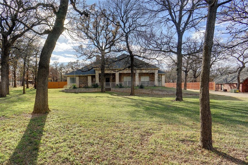 135 Southwood Bend, Springtown, TX 76082 - photo 1