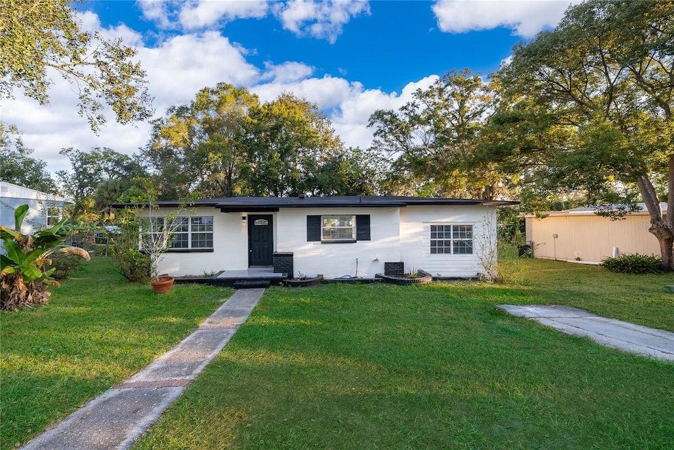 520 Hillside Dr, Lakeland, FL 33803 - photo 1