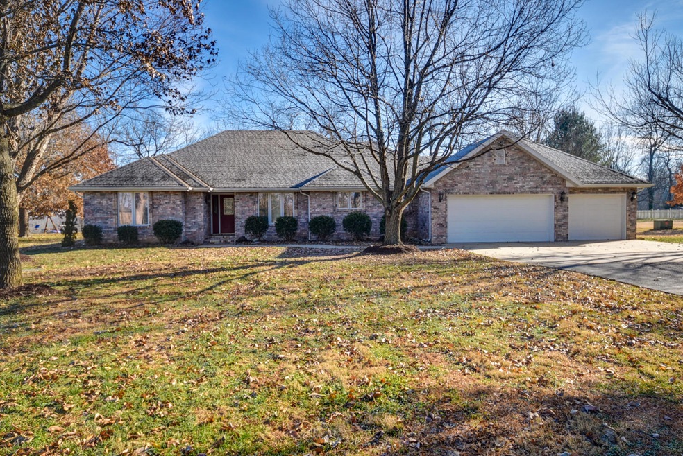 1918 Tanglewood Lane-3