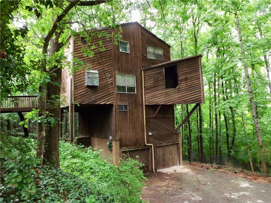 This contemporary home is located in a great locat