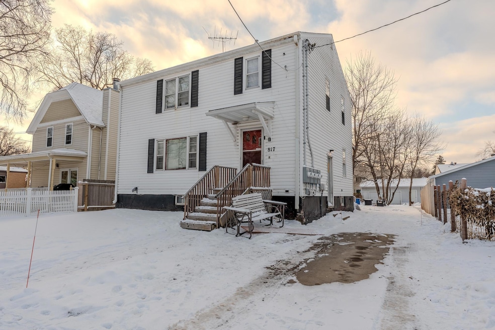 817 9th St S, Fargo, ND 58103 - photo 1