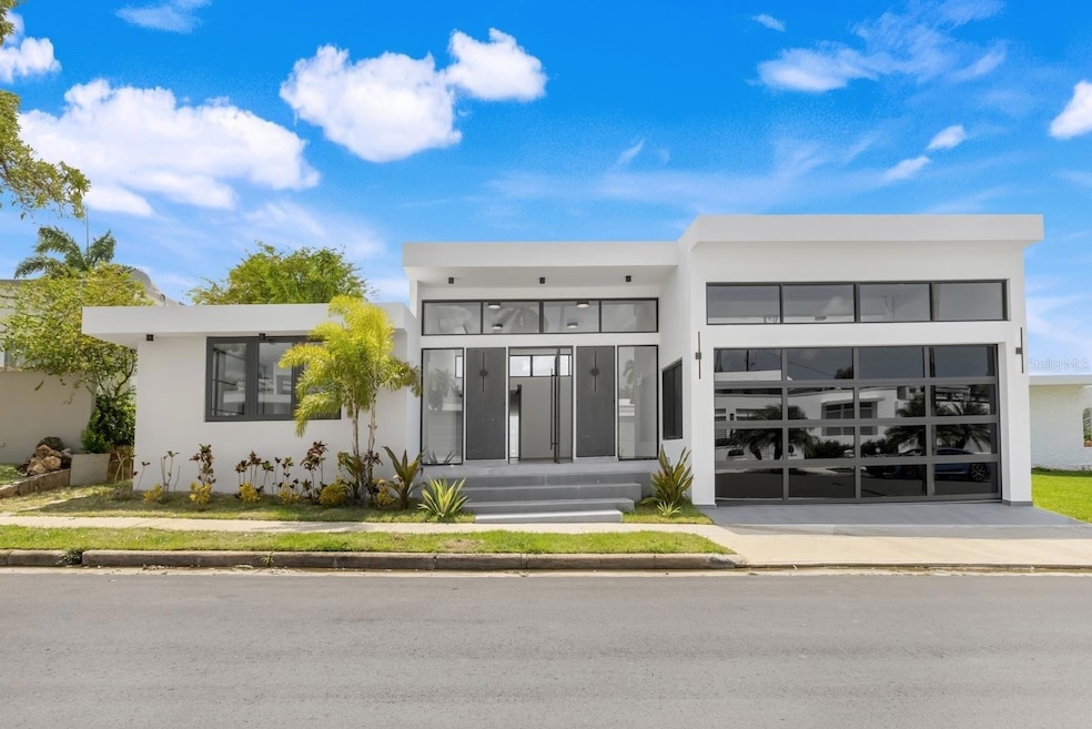 13-12 Santander St Torrimar unit 12-13, Guaynabo, PR 00966 - photo 1