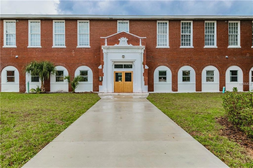 1090 10th St N unit 1, 4, 5, 8, 9, 12, 1, Saint Petersburg, FL 33705 - photo 1