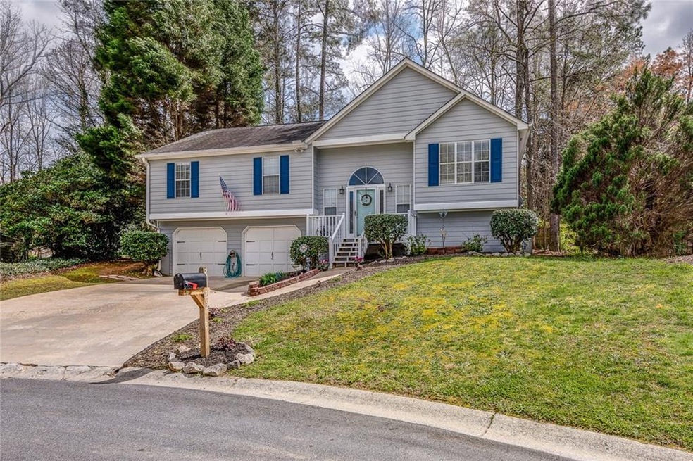 Charming home in well-established Horseshoe Creek 