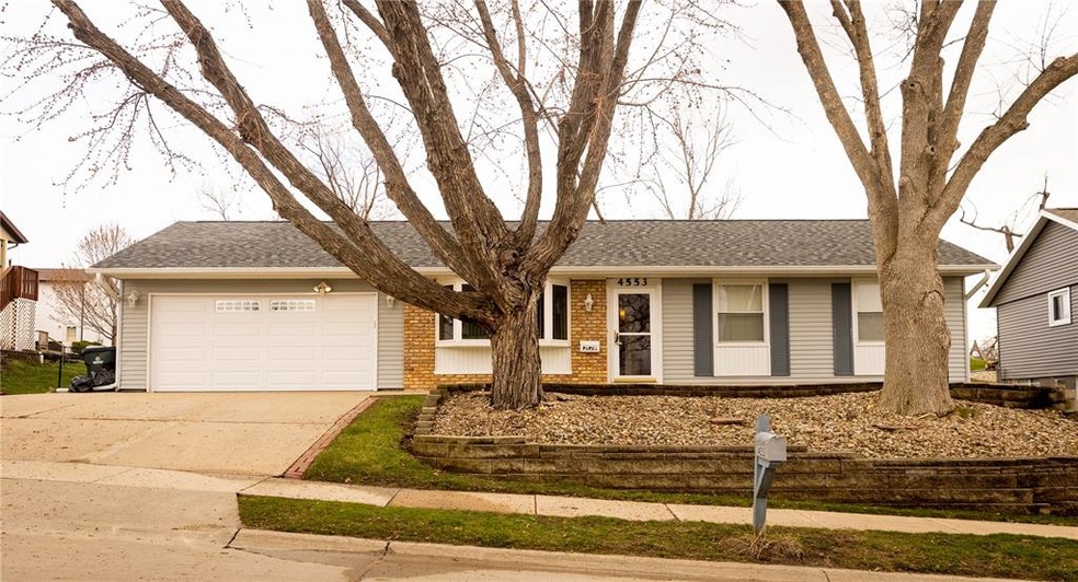 4553 Jonathan Ln NW, Cedar Rapids, IA 52405 - photo 1