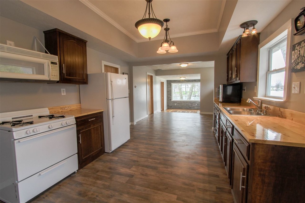 6113 N 300 E, Monon, IN 47959 - photo 1