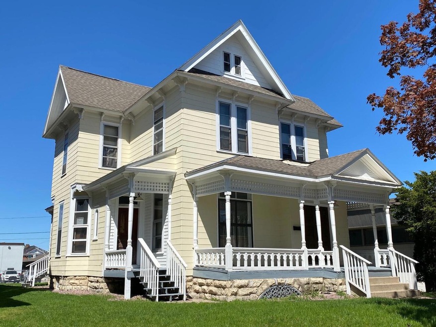 516 5th Ave S - Exterior