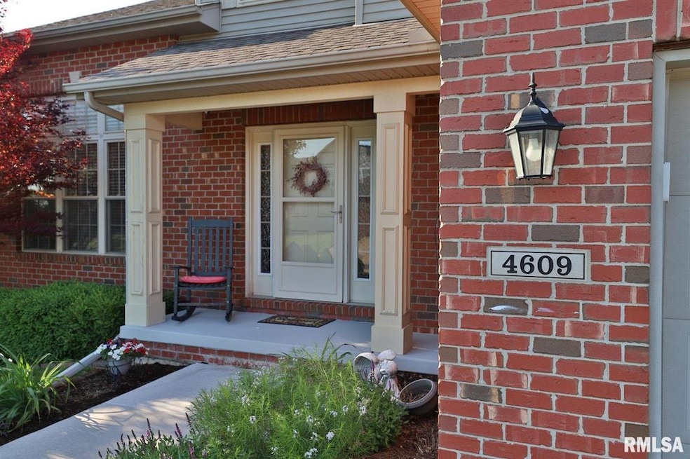 4609 N Weaverridge Blvd, Peoria, IL 61615 - photo 1