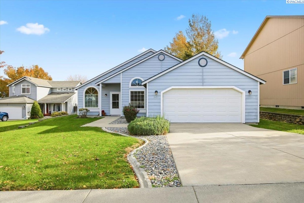 For Sale $399,900 • Co-Listing Agent