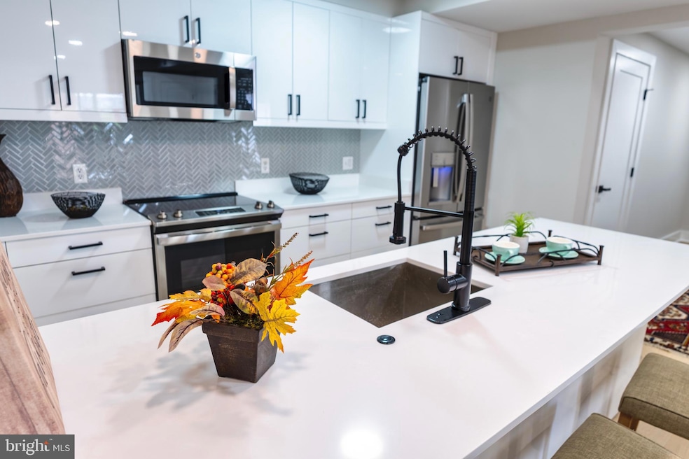 919 12th St NE unit 202, Washington, DC 20002 - photo 1