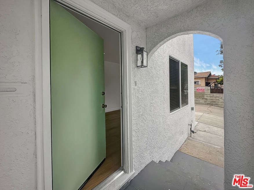 1814 S Longwood Ave, Los Angeles, CA 90019 - photo 1