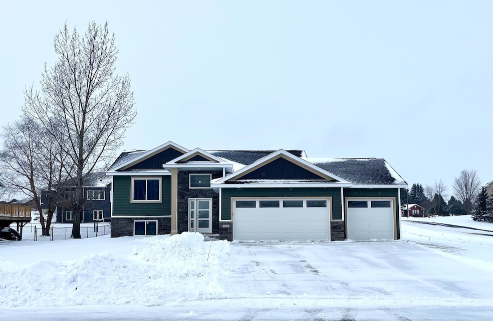 809 5th Ave NW, Dodge Center, MN 55927 - photo 1