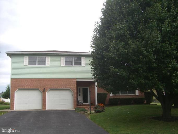 513 Colonial Dr, Greencastle, PA 17225 - photo 1