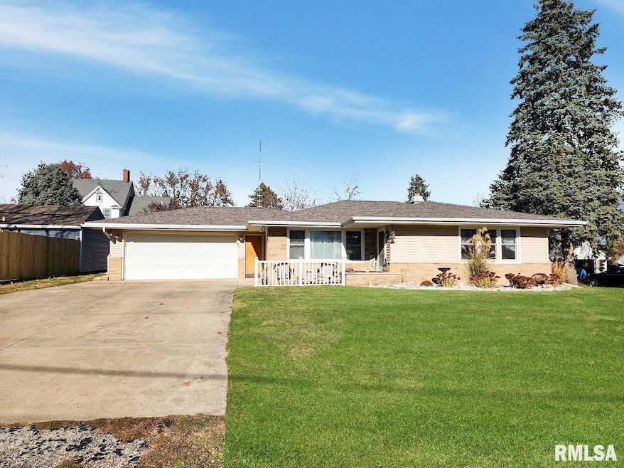 211 E Turner Ave, Toulon, IL 61483 - photo 1