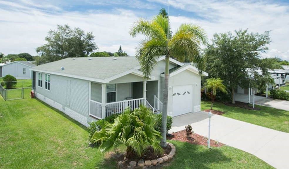 732 Lark Dr, Sebastian, FL 32976 - photo 1