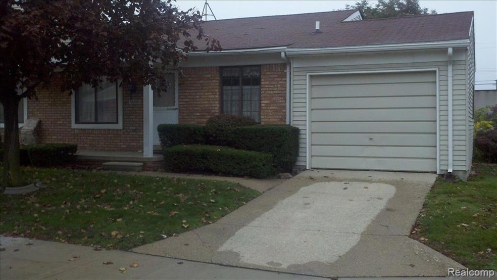 16393 Terrace Dr, Roseville, MI 48066 - photo 1