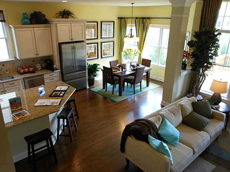 Den/Family/Great Room. THE PICTURES IN THIS LISTIN