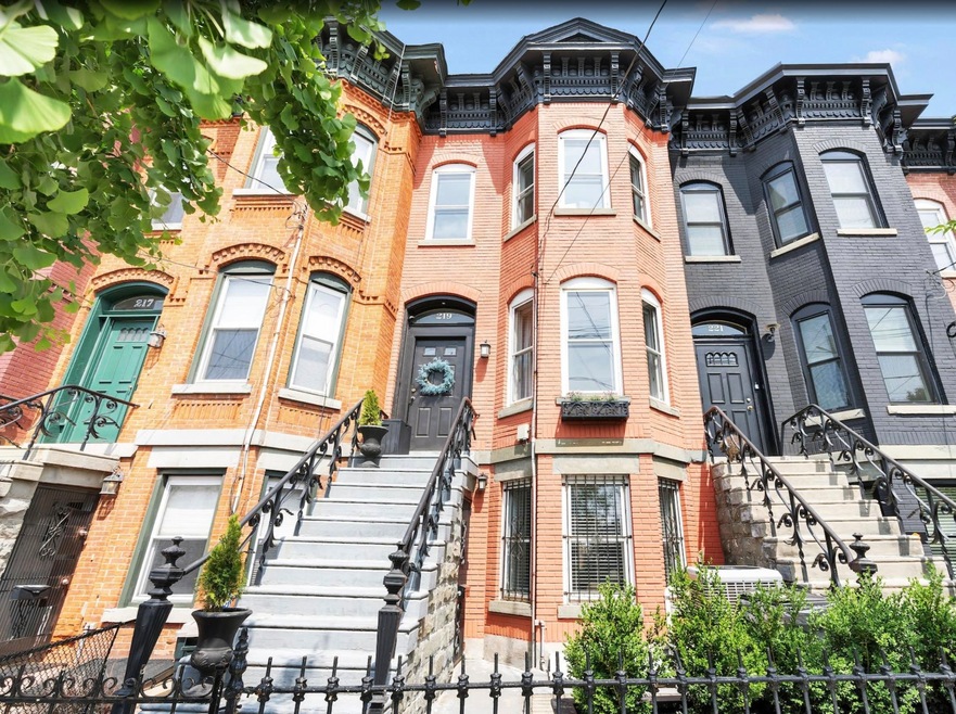 Sold $737,000 • Co-Listing Agent