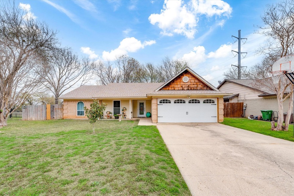 3032 Oak Valley Dr, Bedford, TX 76021 - photo 1