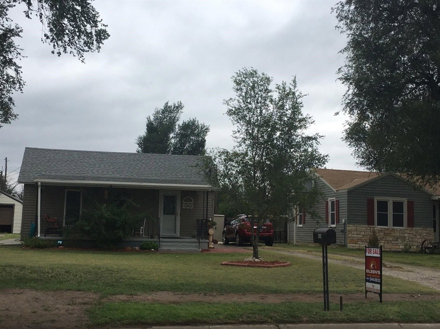 809 S Harrison St, Hugoton, KS 67951 - photo 1