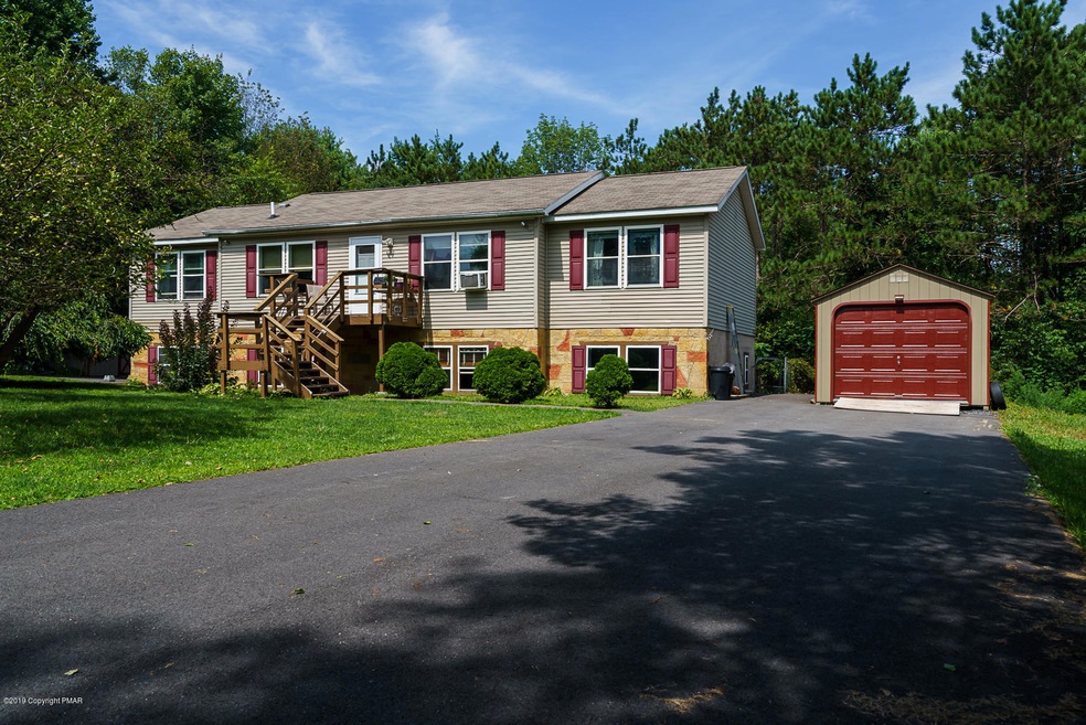 224 Bear Medicine Cir, Effort, PA 18330 - photo 1