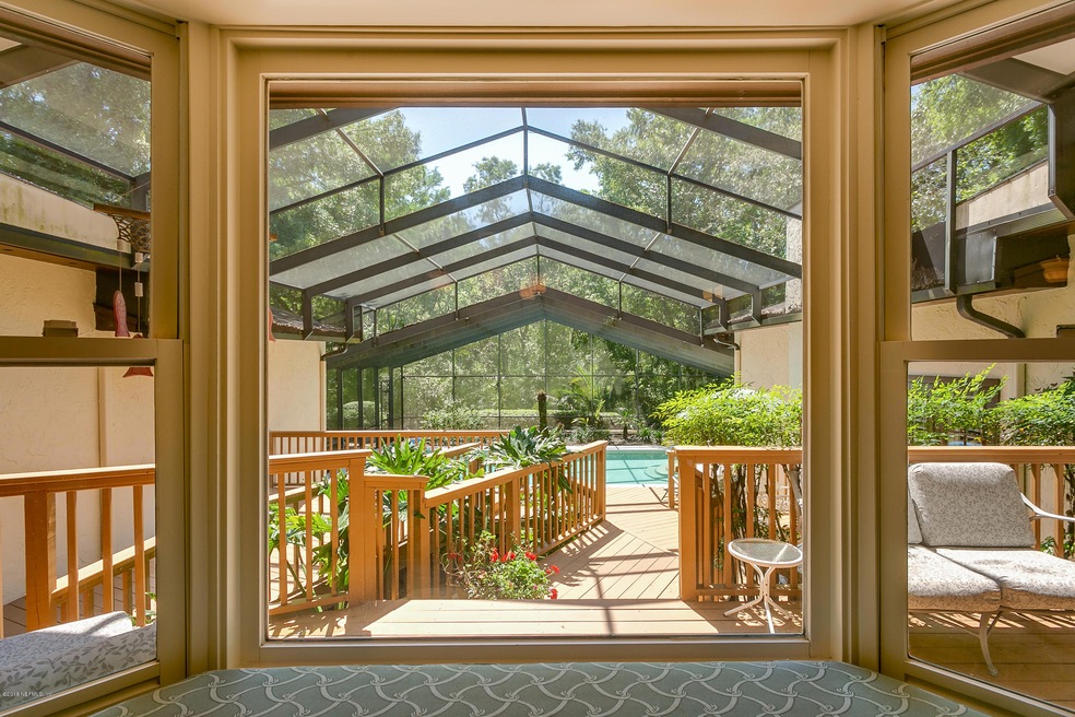 Breakfast_Room_View_to_Patio