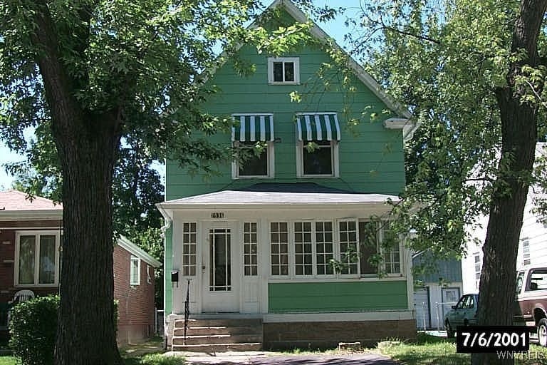 2936 McKoon Ave, Niagara Falls, NY 14305 - photo 1