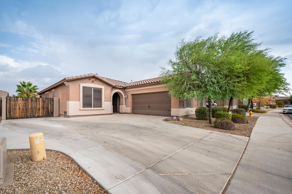 16062 W Yavapai St-25