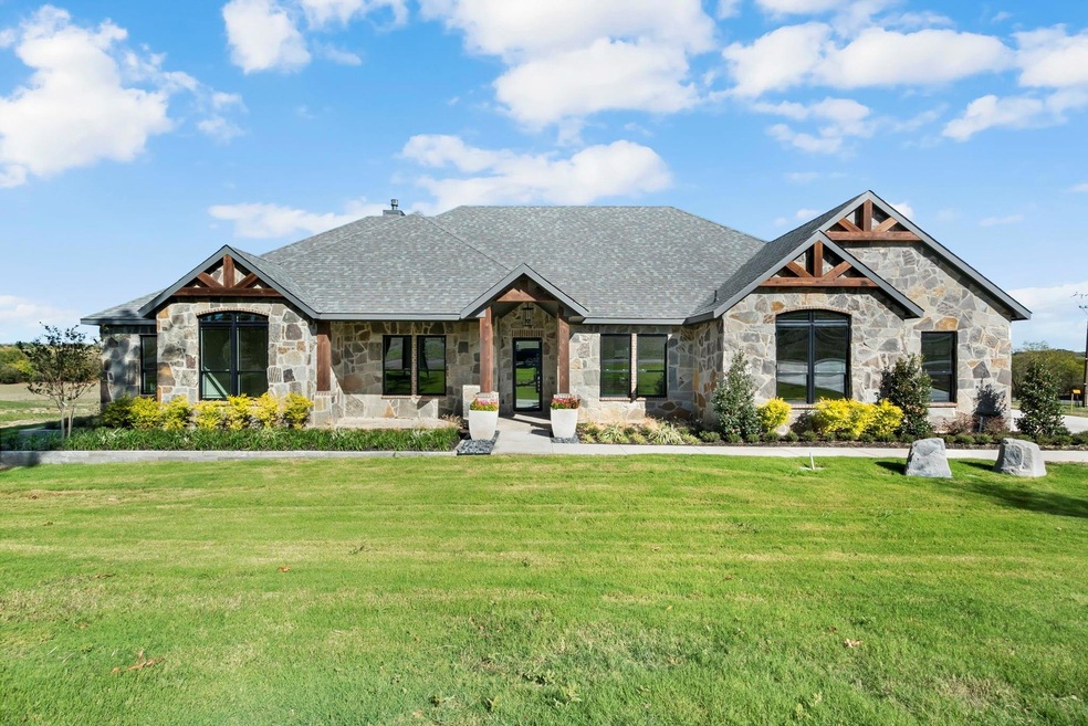 100 Gibson Bend, Weatherford, TX 76087 - photo 1