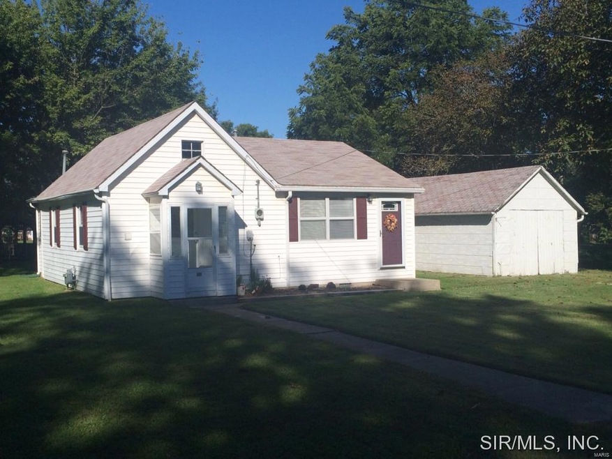 204 S Walnut St, Freeburg, IL 62243 - photo 1