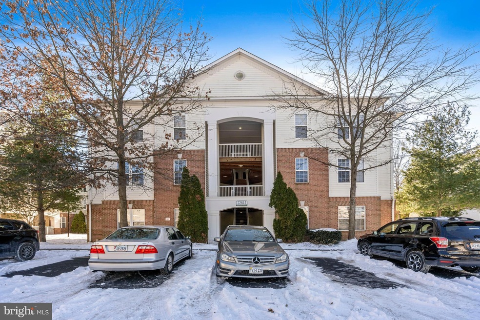 22641 Blue Elder Terrace unit 302, Ashburn, VA 20148 - photo 1