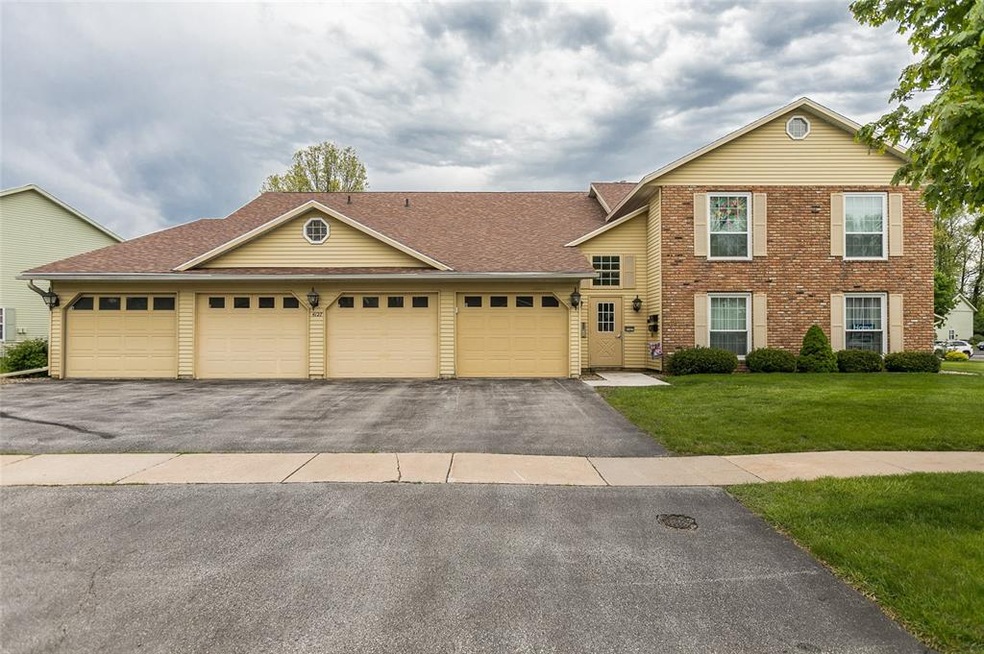 4127 Lexington Dr NE unit C, Cedar Rapids, IA 52402 - photo 1