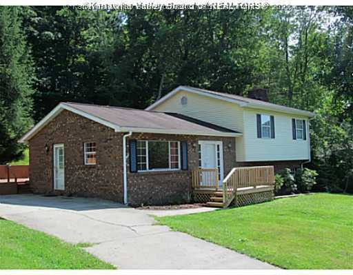 107 Ranch Lake Blvd, Scott Depot, WV 25560 - photo 1