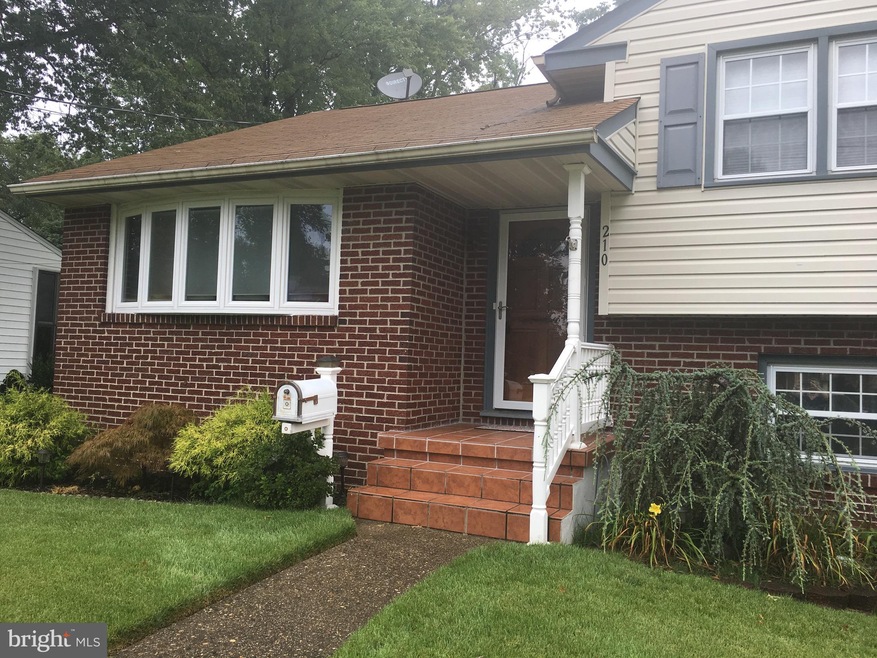 210 Fenimore Ln, Delanco, NJ 08075 - photo 1