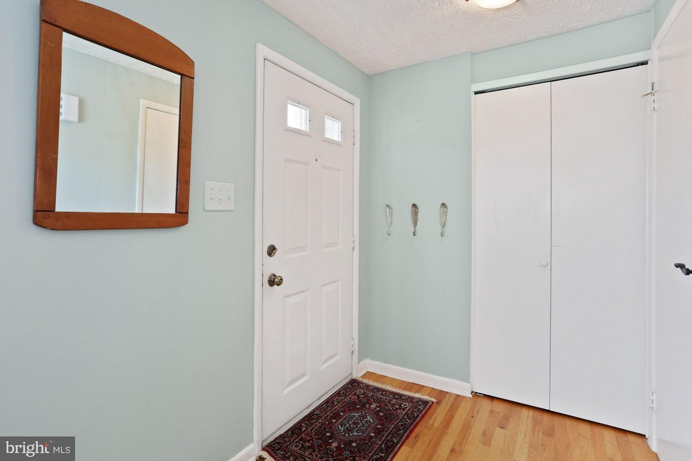 6806 Montivideo Square Ct, Falls Church, VA 22043 - photo 1