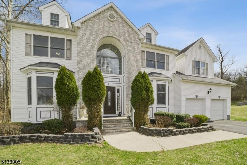 7 Januson Ct, West Orange, NJ 07052 - photo 1