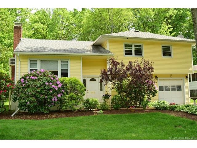 10 Greenbrier Dr, West Hartford, CT 06117 - photo 1