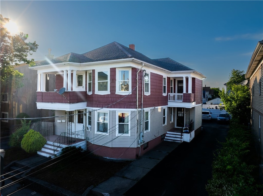 167 Sisson St, Pawtucket, RI 02860 - photo 1