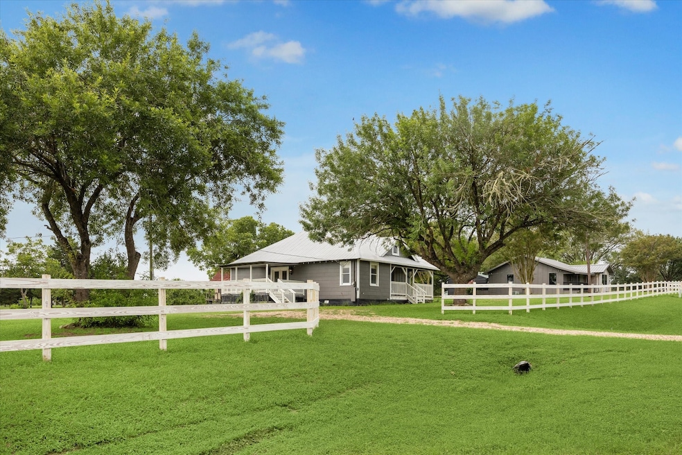 Great investment opportunity with 3 cottages on Hw